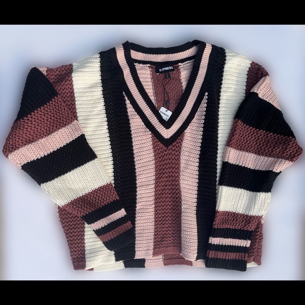 ✨ HP ✨ Rose, Mauve, Cream, & Black ✨ Striped V-Neck ✨